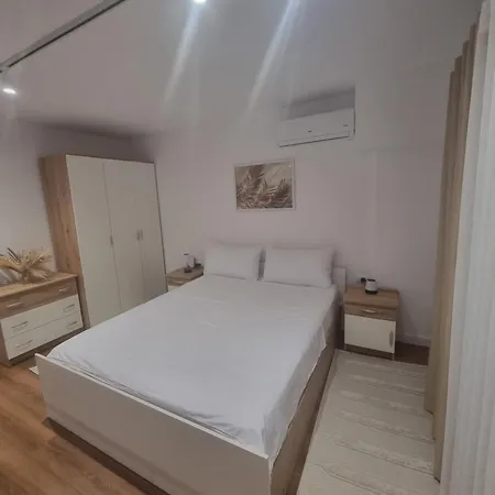 Zahra'S Duplex Apartment In Tirana דירה *