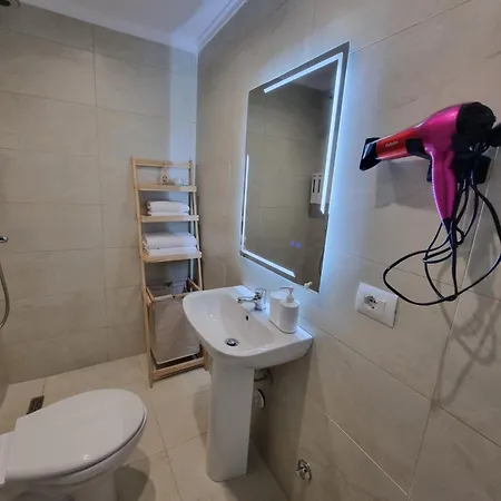 Zahra'S Duplex Apartment In Tirana טיראנה