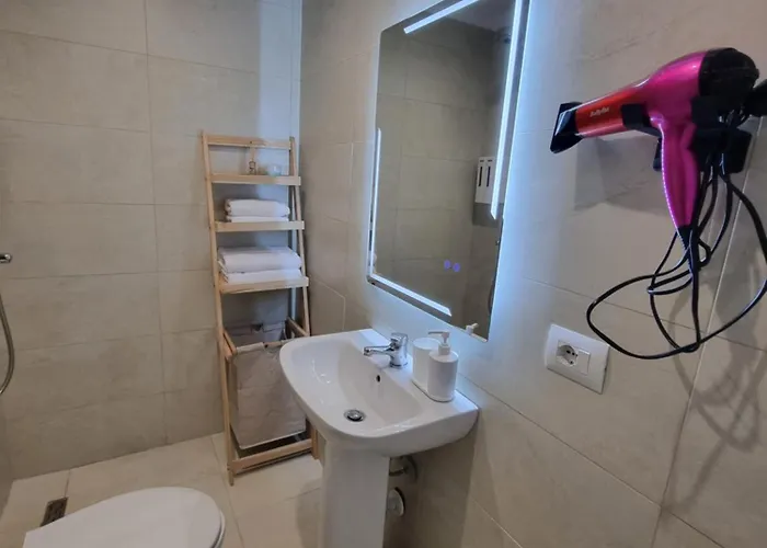 Zahra'S Duplex Apartment In Tirana טיראנה